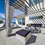 Villa Red With Pool And Sea View