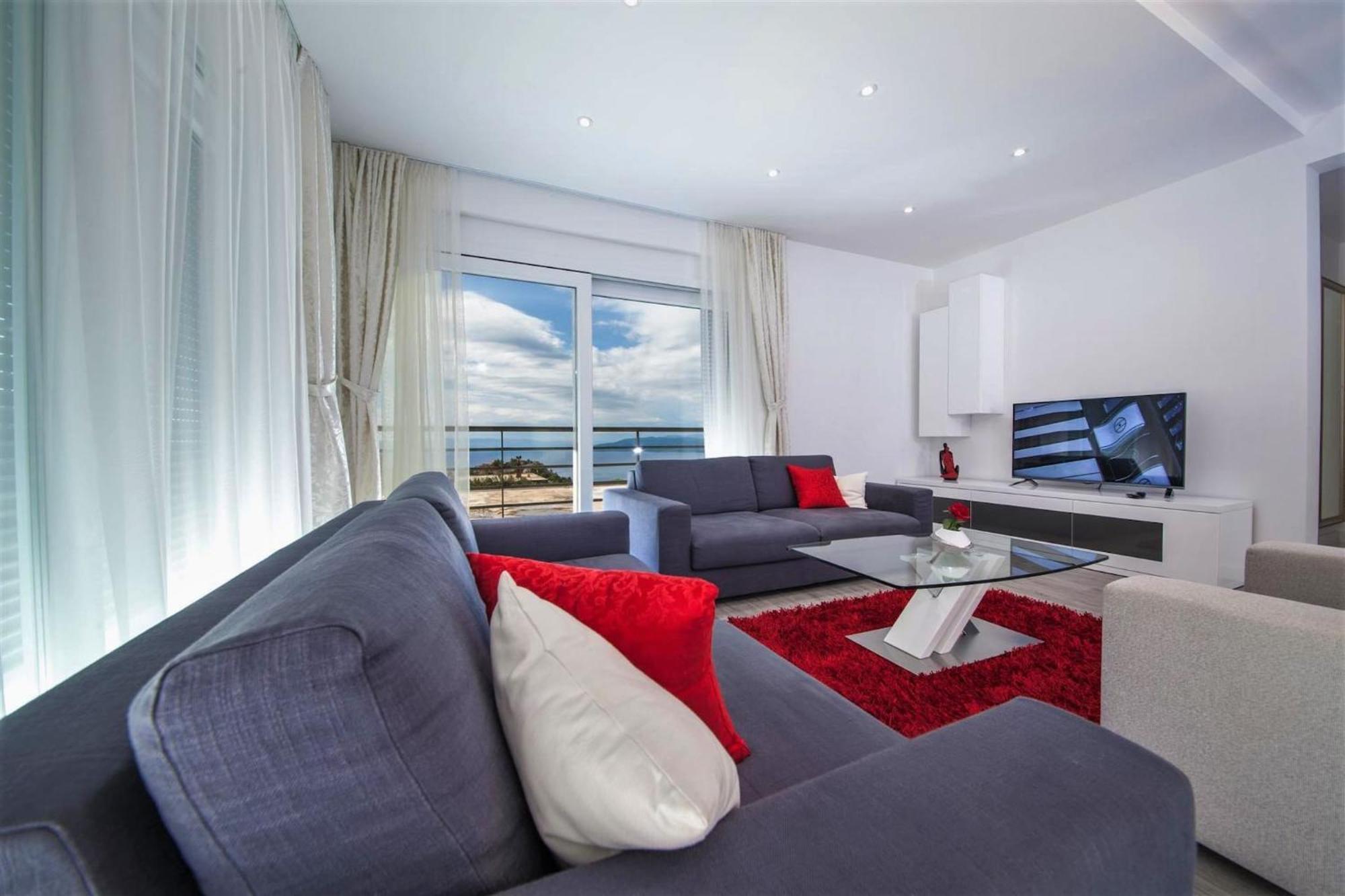 Red With Pool And Sea View