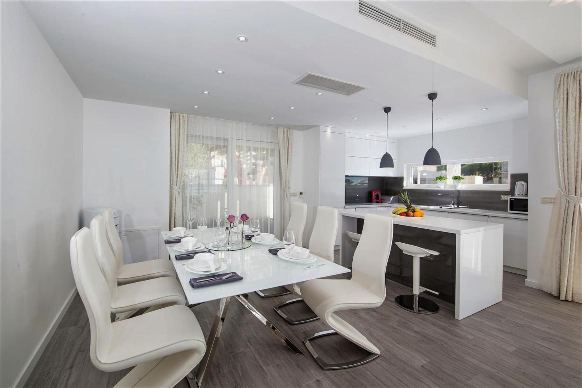 Villa Red With Pool And Sea View Makarska