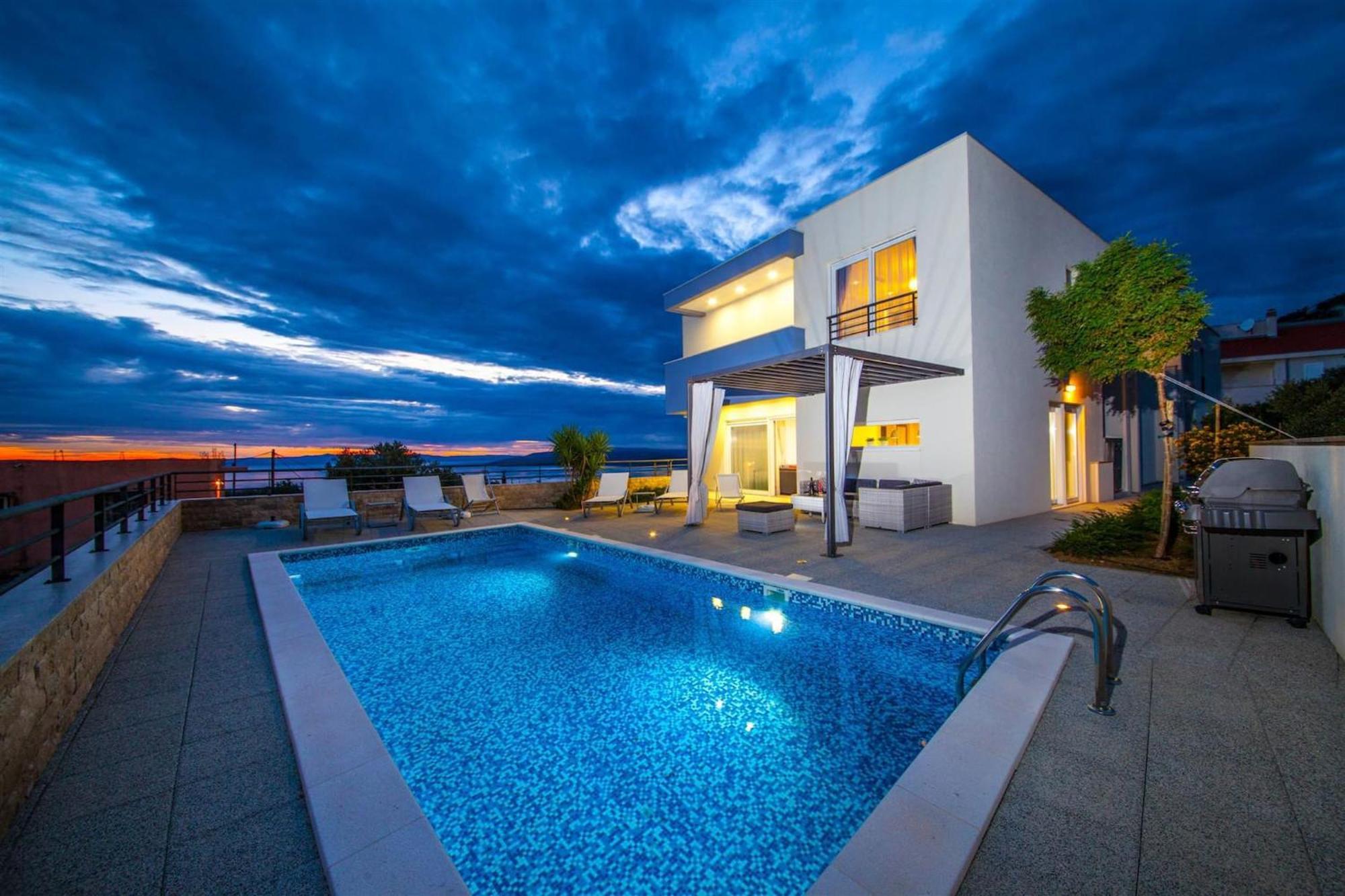 Red With Pool And Sea View Villa