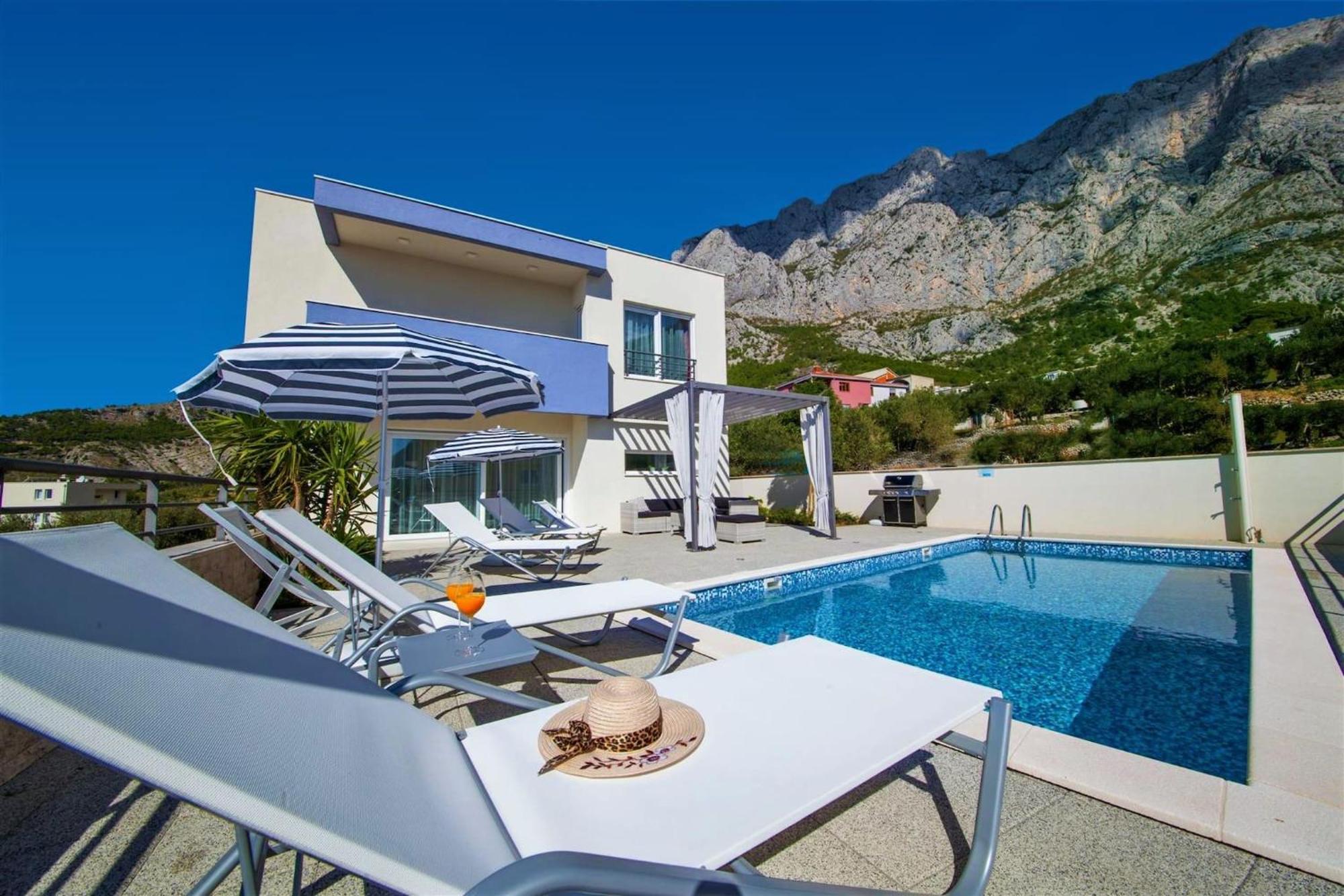 Villa Red With Pool And Sea View *